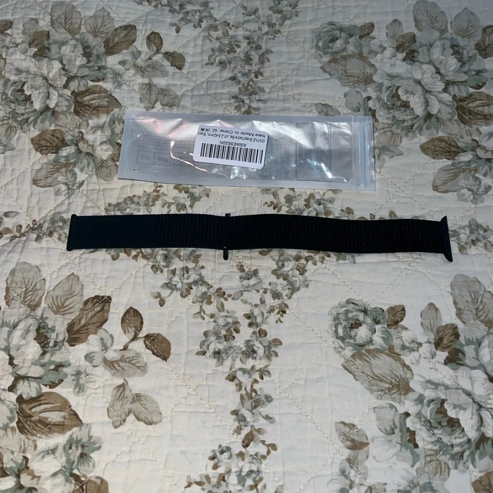 Apple Black Nylon Sport Wristband fits Series 1, 2, 3 42mm